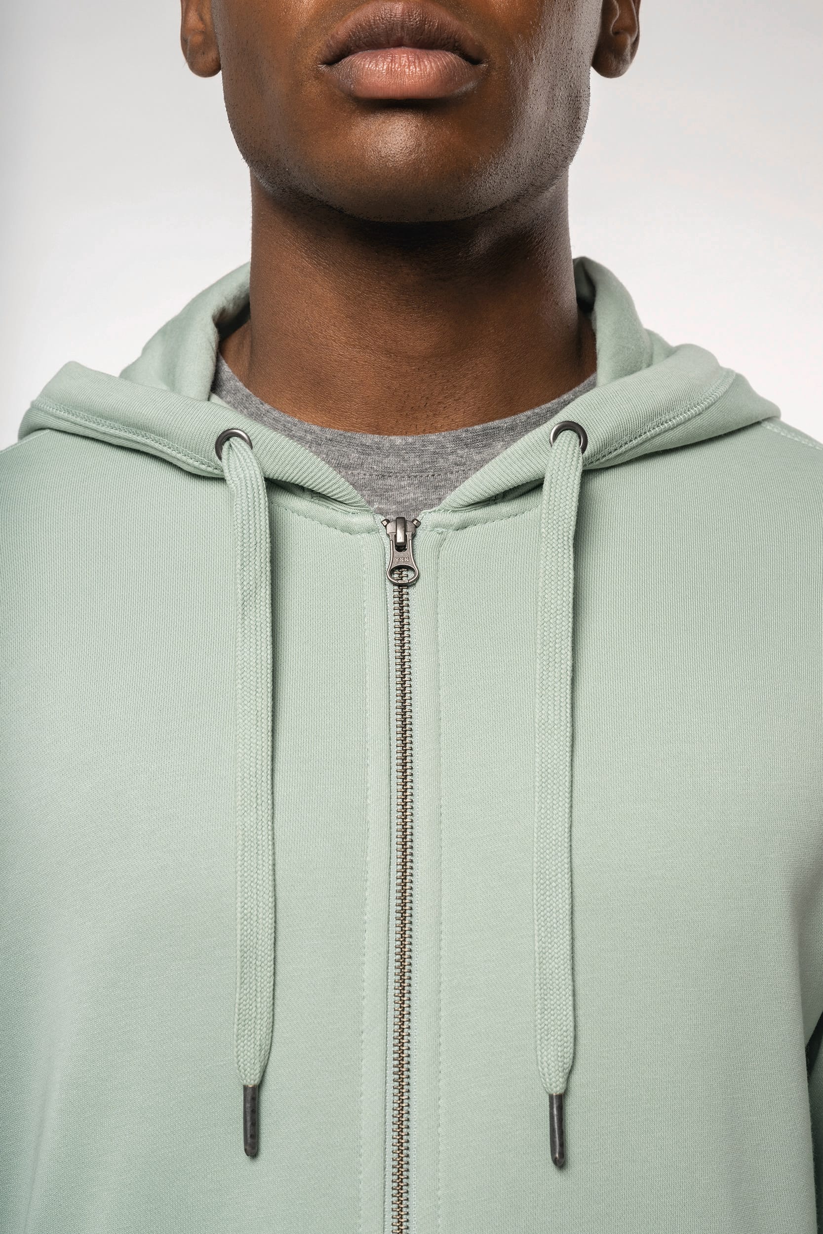 Sweatshirt com fecho e capuz sustentável unissexo