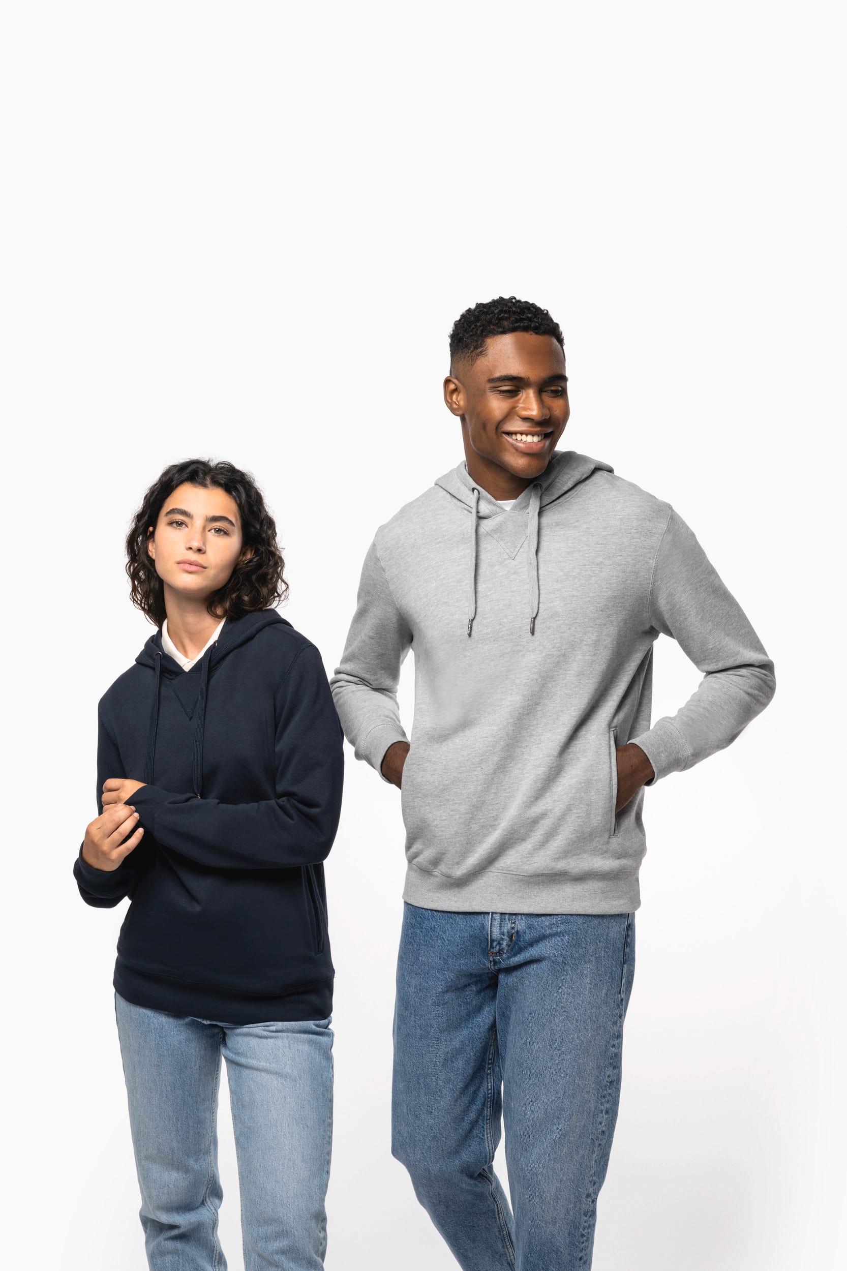 Sweatshirt com capuz sustentável unissexo - Preto