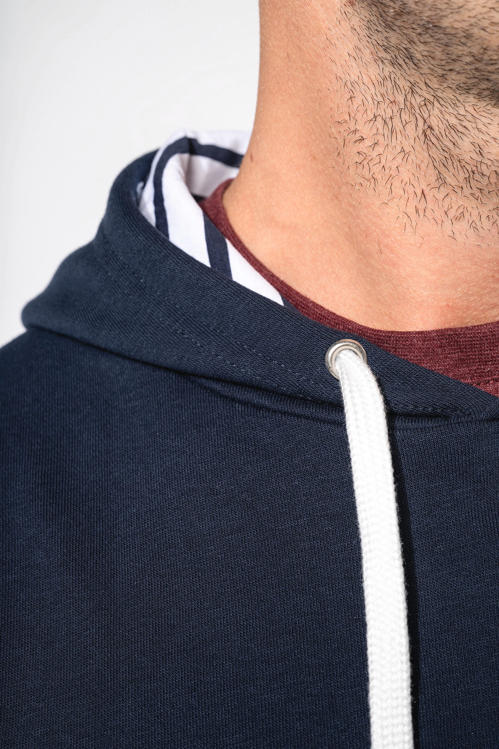 Sweatshirt com capuz em contraste estampado unissexo