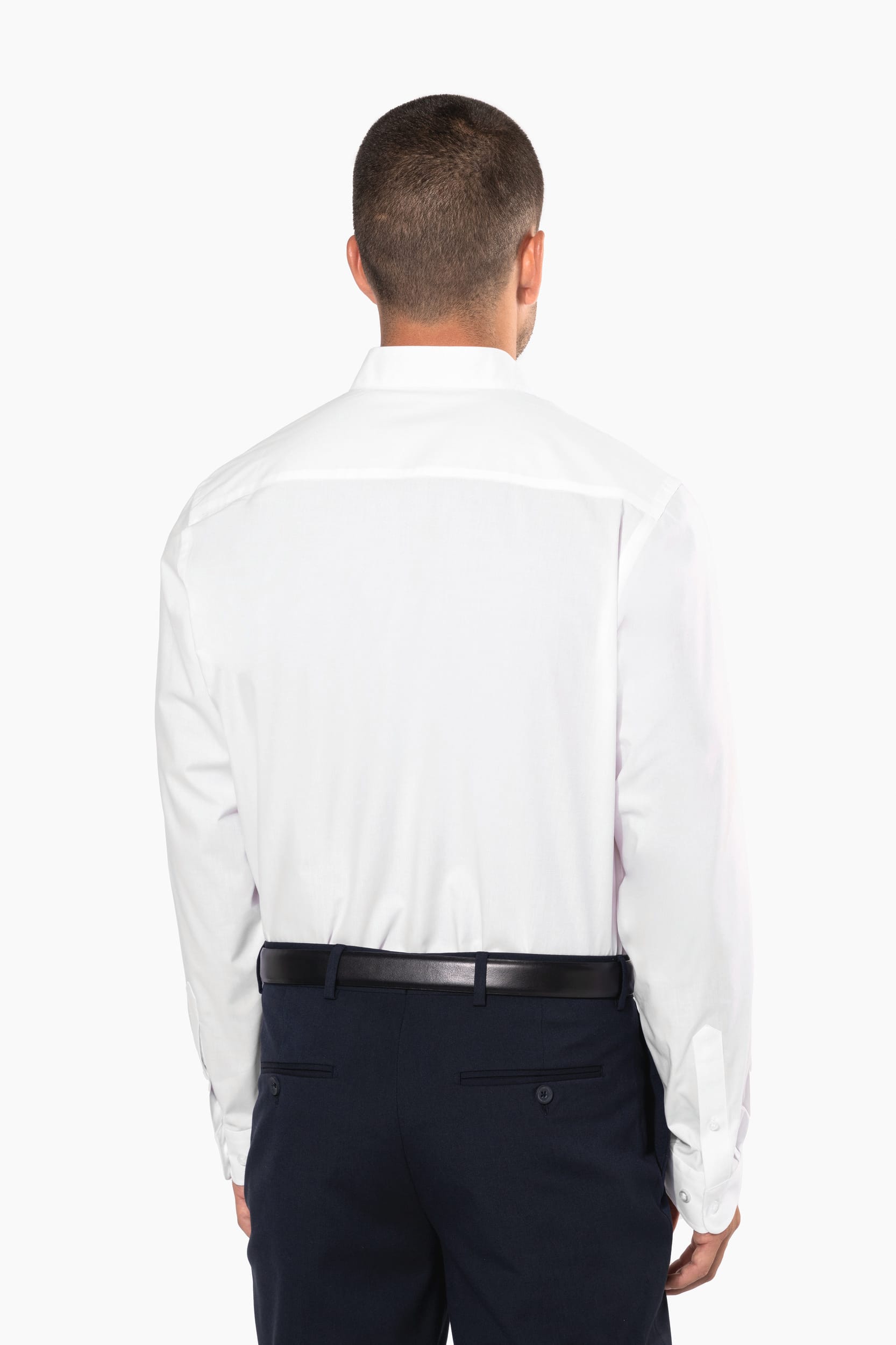 Camisa de homem com gola à padre de manga comprida