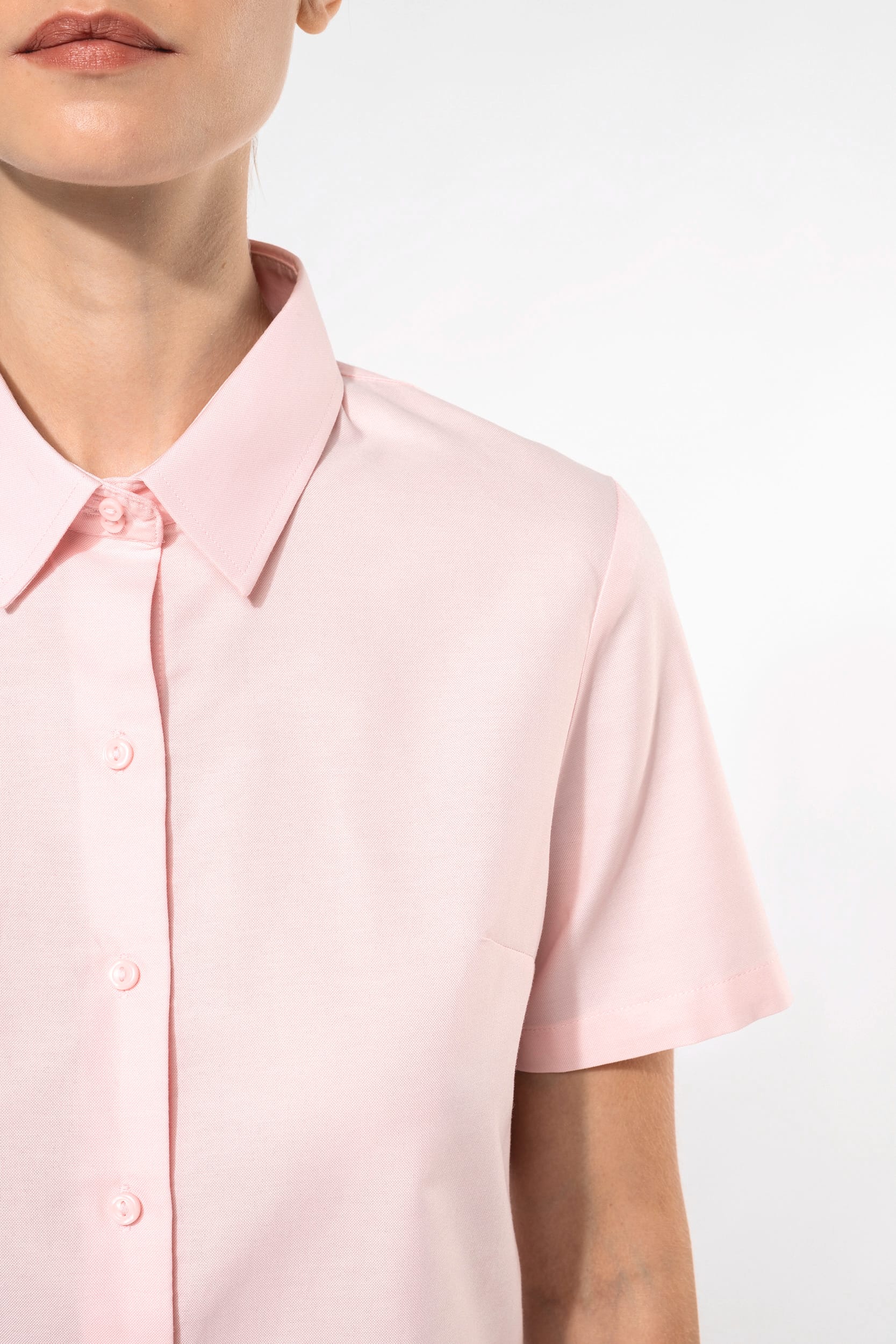 Camisa de senhora manga curta em Oxford tratamento fácil