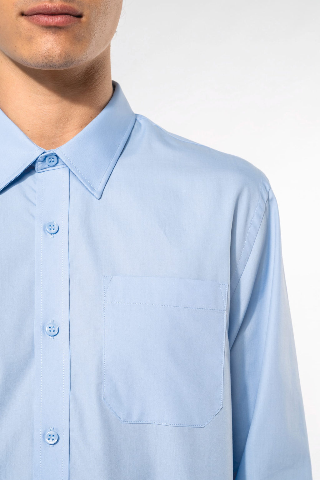 Camisa manga comprida em popeline de tratamento fácil