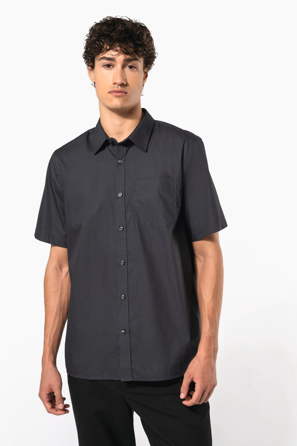 Camisa de manga curta em popeline tratamento fácil