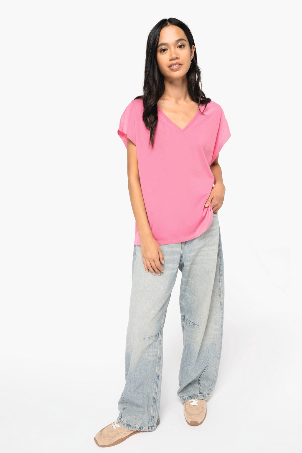 T-shirt loose sustentável decote V de senhora