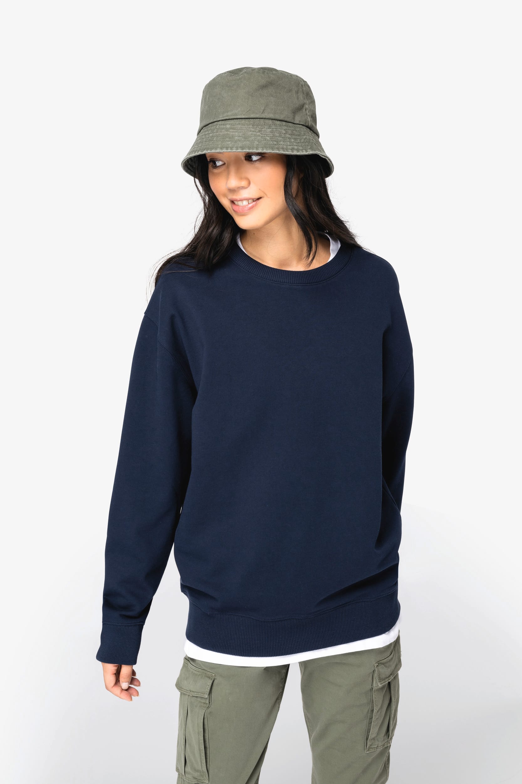 Sweatshirt sustentável decote redondo com ombros descaídos French Terry unissexo