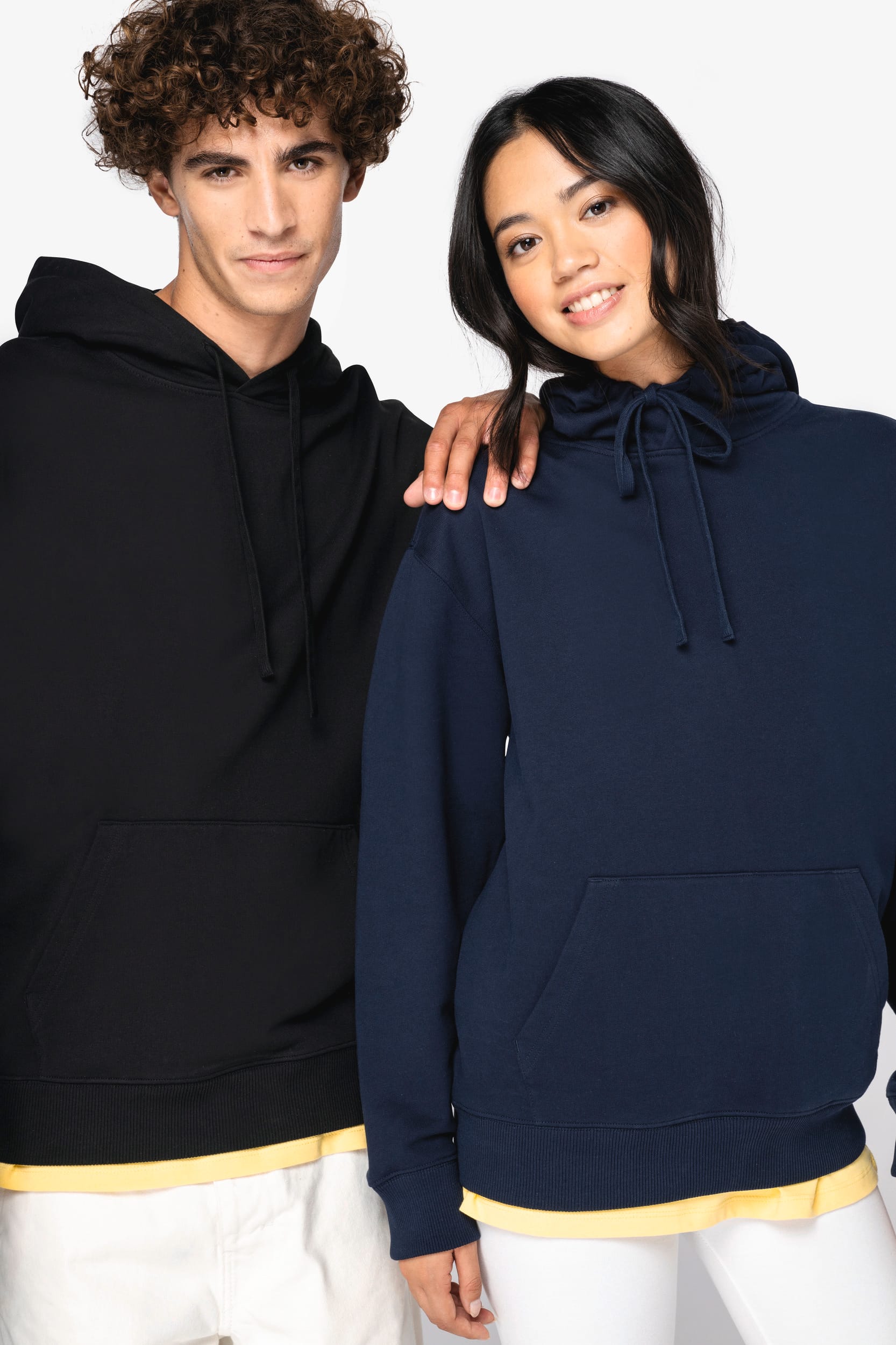 Sweatshirt sustentável com capuz e ombros descaídos French Terry unissexo - Preto
