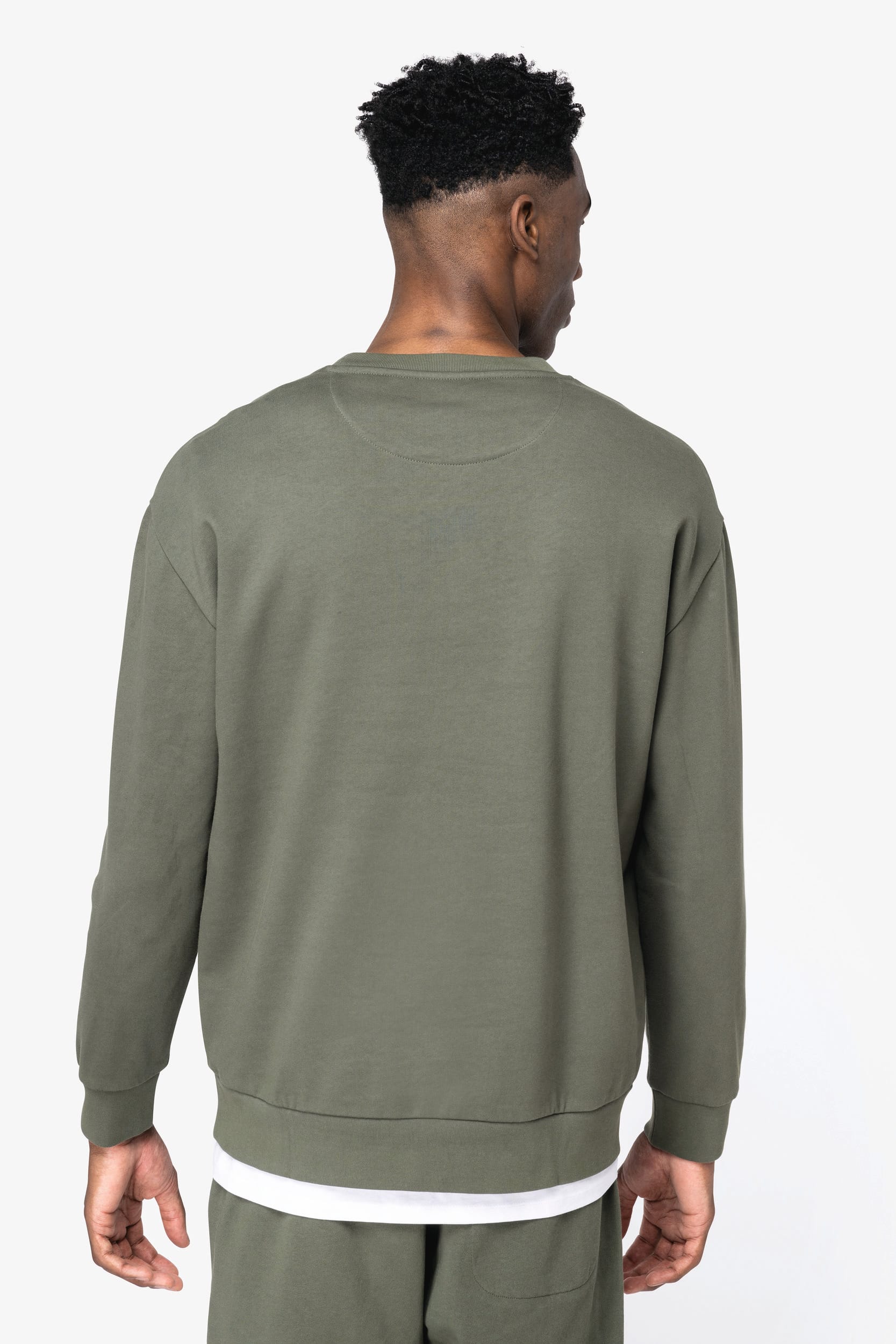 Sweatshirt sustentável decote redondo com ombros descaídos cardada unissexo