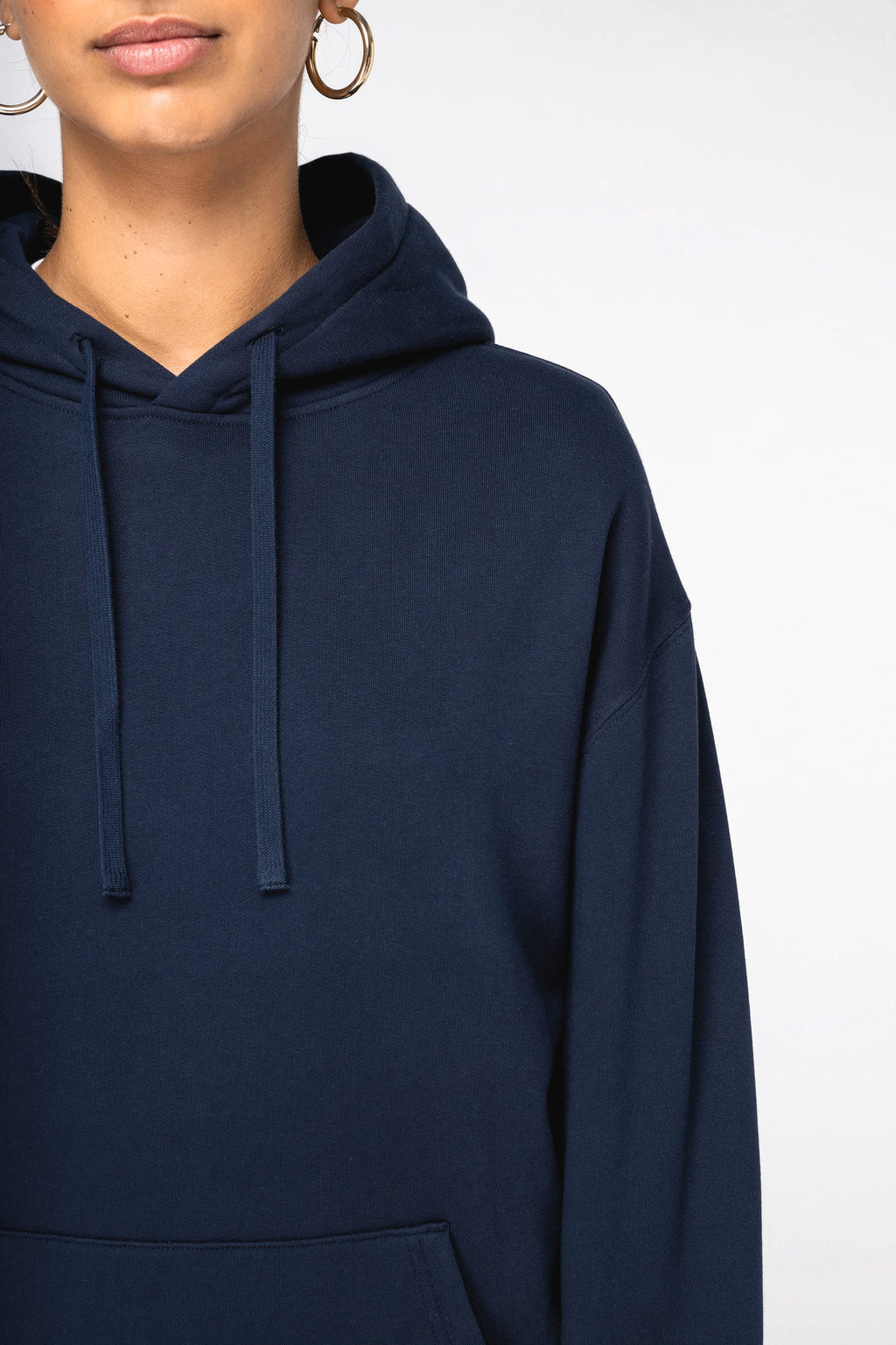 Sweatshirt sustentável com capuz e ombros descaídos cardada unissexo