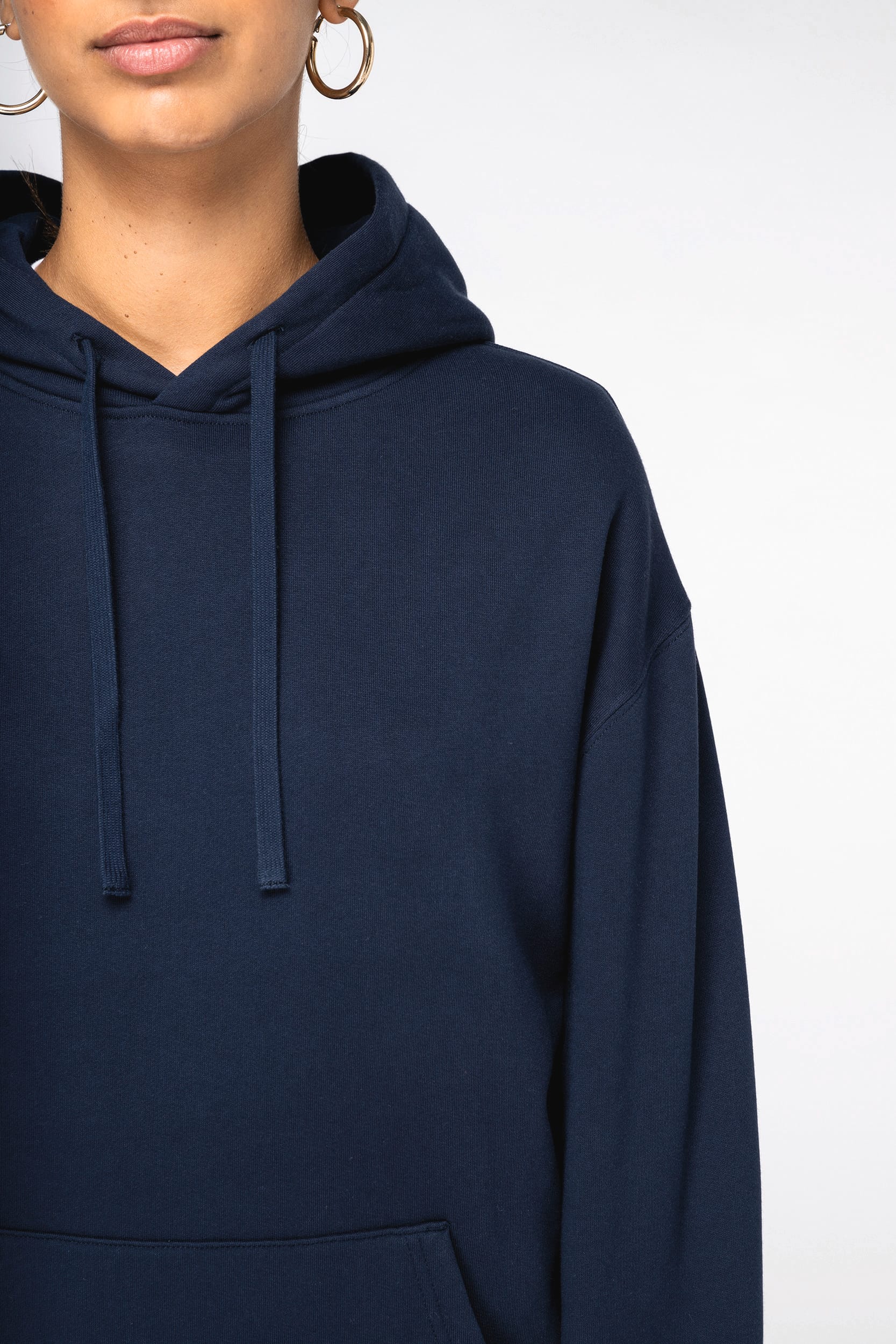 Sweatshirt sustentável com capuz e ombros descaídos cardada unissexo