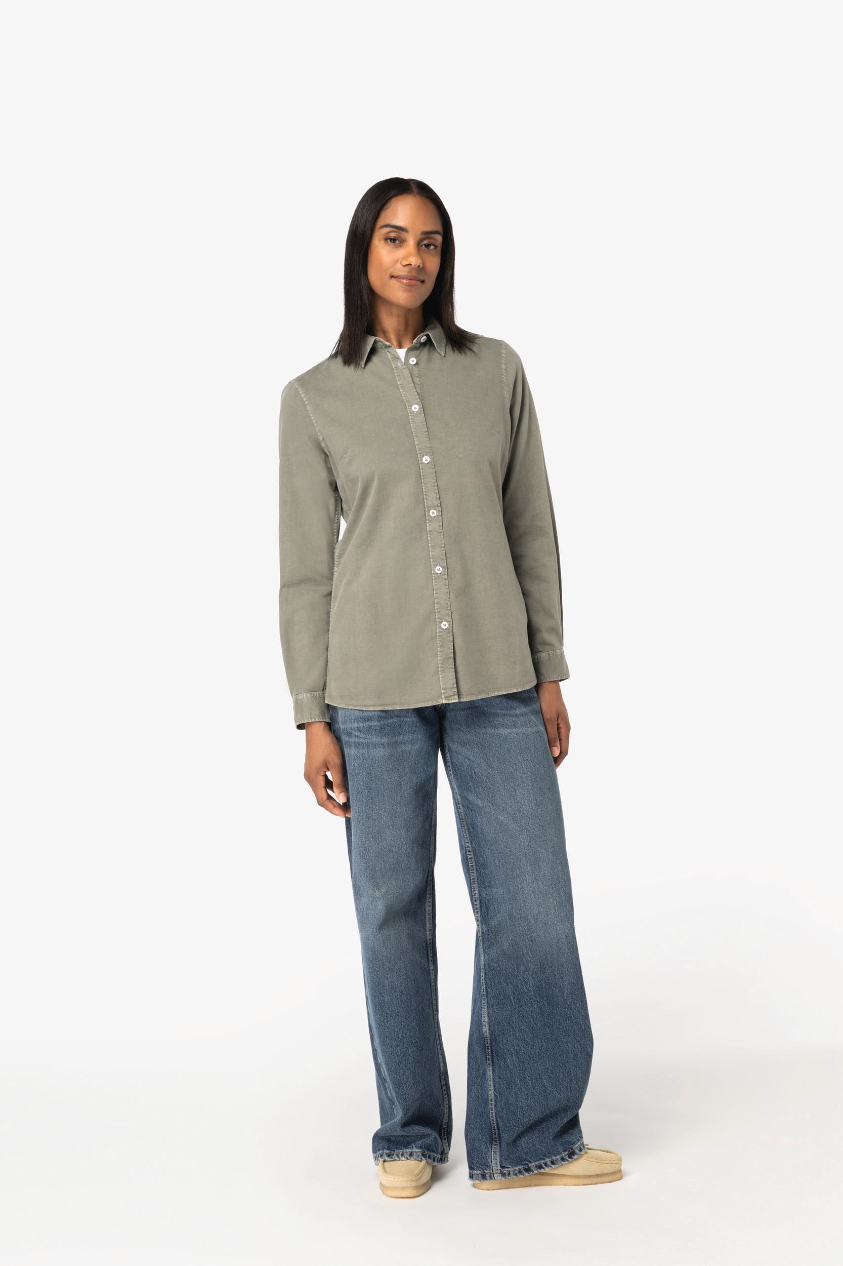 Camisas aspecto lavado eco-responàveis