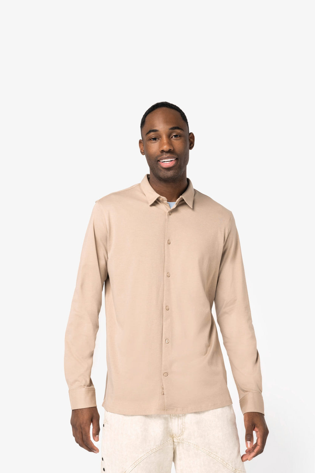 Camisa sustentável em jersey de homem - Verde amêndoa
